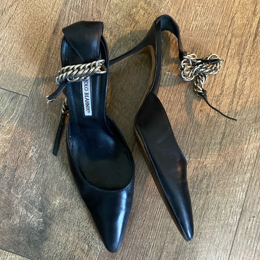 Manolo Blahnik Leather Chain-Link Ankle Strap D’Orsay Pumps Black
